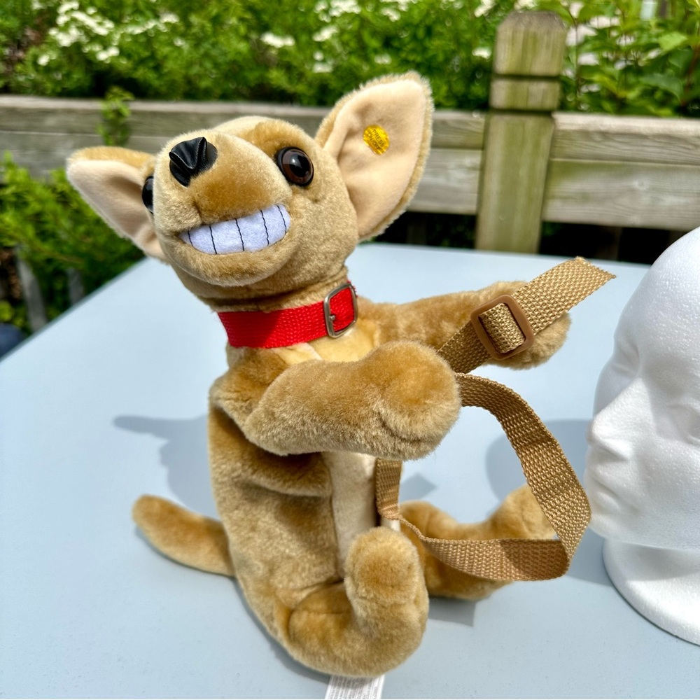 Henry the Humping Dog Chihuahua Gag Gift Funny Adult Novelty 2004 (not for kids)
